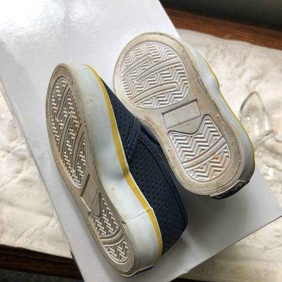 Infant Navy Sneakers 🔷 - Picture 3 of 4
